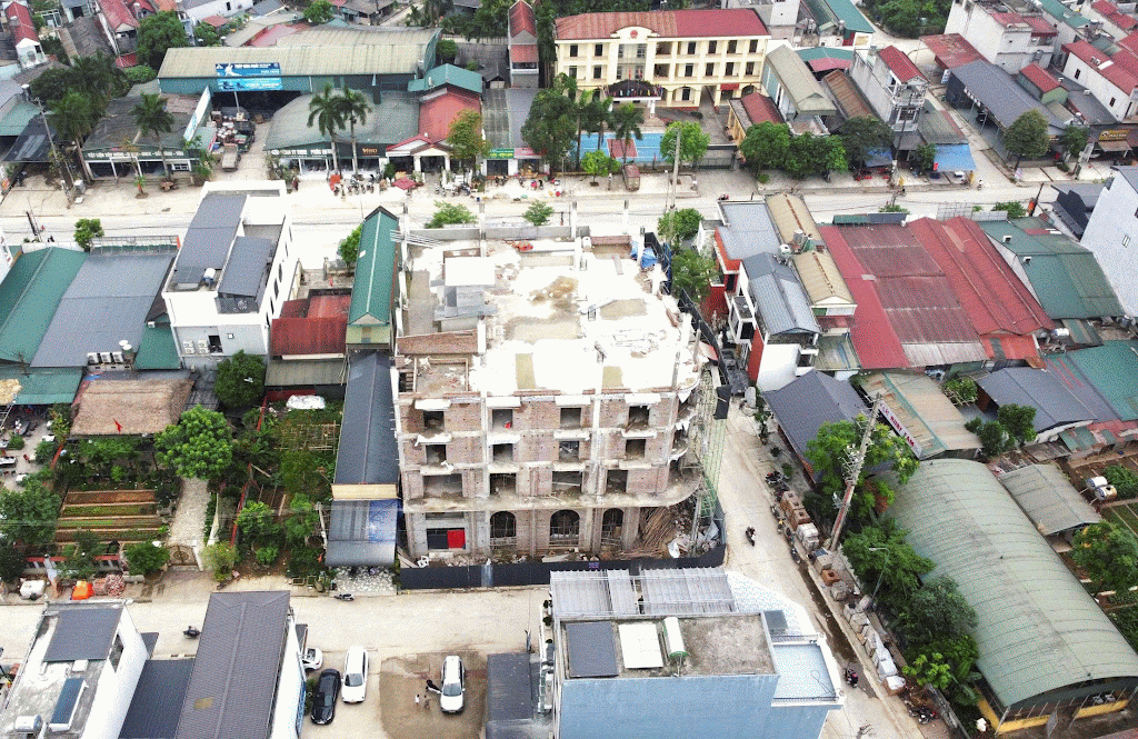 Dừng thi công công trình hợp khối quy mô 'khủng' tại thủ phủ đá quý