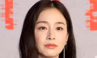 Kim Tae Hee không thoát được ống kính hung thần