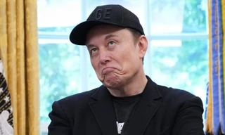 Billie Eilish mắng Elon Musk 