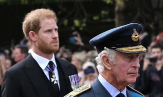 Căng thẳng leo thang giữa Harry và Hoàng gia Anh