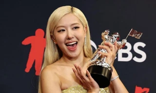 Báo Hàn bị chỉ trích sau chiến thắng của Rosé (BlackPink)