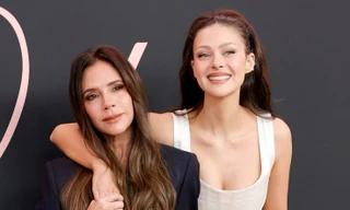 Victoria Beckham ẩn ý chê con dâu