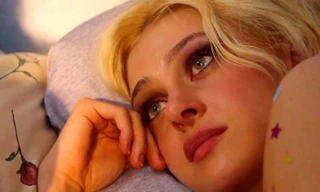 Phim của con dâu Beckham ngập cảnh 18+