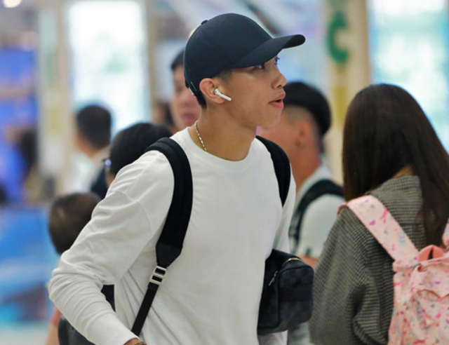 Đoàn Văn Hậu hội quân muộn cùng đội tuyển Việt Nam