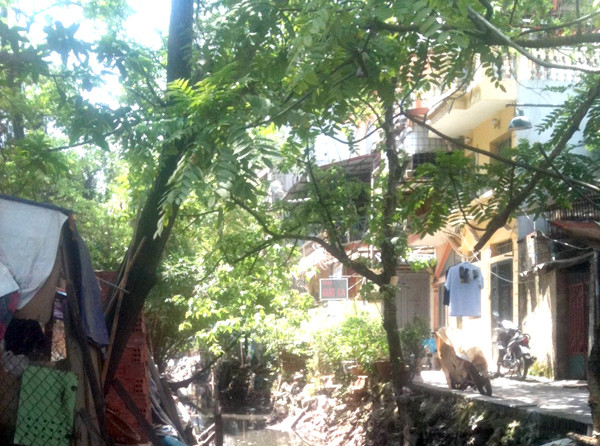 Nhiều hộ dân có nguy cơ mất nhà vì tờ trình của UBND quận Đống Đa.