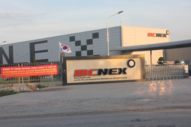 Hơn 400 công nhân có dấu hiệu ngộ độc thức ăn 