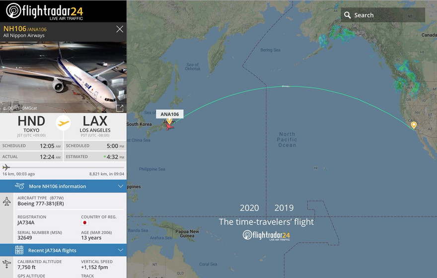 Dữ liệu chuyến bay "xuyên không". Ảnh: Flightradar