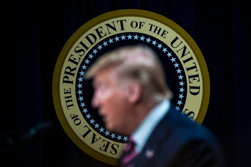 Tổng thống Trump ở Nhà trắng hôm 12/12. Ảnh: Washington Post