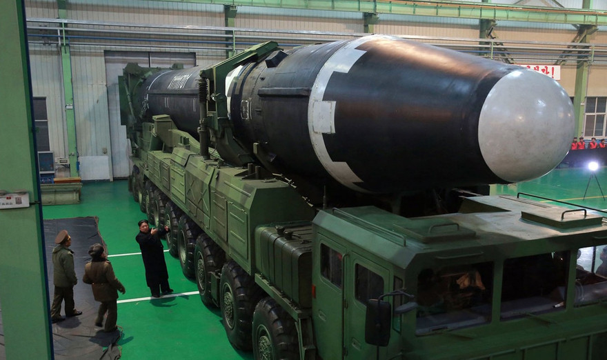 Tên lửa Hwasong-15. Ảnh: KCNA