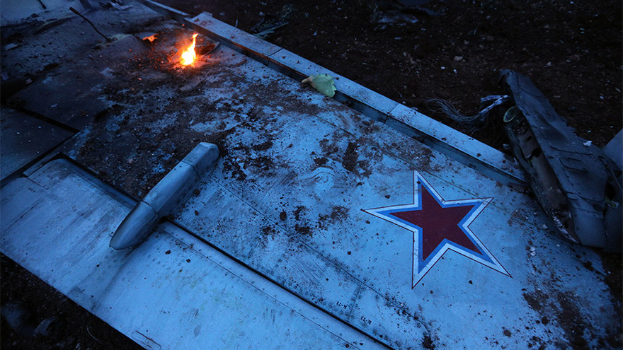 Cánh chiếc máy bay Su-25 của Nga bị bắn hạ tại Syria. Ảnh: AFP