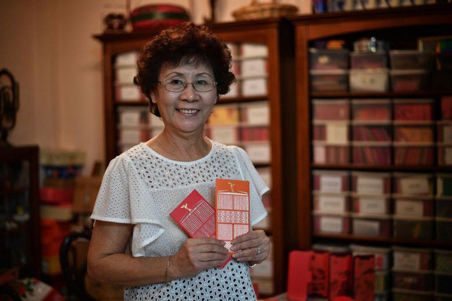 Trong nhà vợ chồng bà Chew, phòng nào cũng có phong bao lì xì. (Ảnh: ARIFFIN JAMAR) 