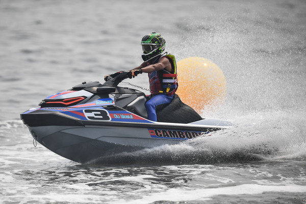 VĐV Saly Ou Moeut của Campuchia giành ngôi vô địch ở môn Jetski