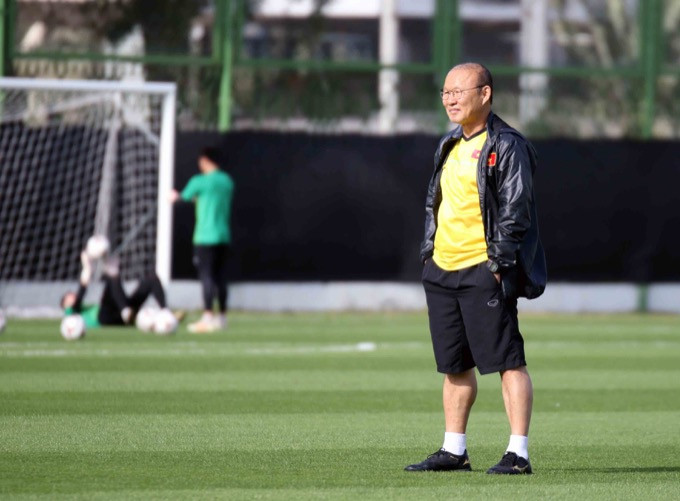 Tuyển Việt Nam tập chống sút phạt hàng rào, chuẩn bị đấu Iran