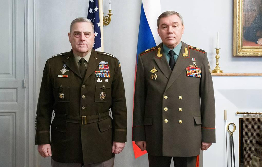 Hai ông Mark Milley và Valery Gerasimov. Ảnh: Tass