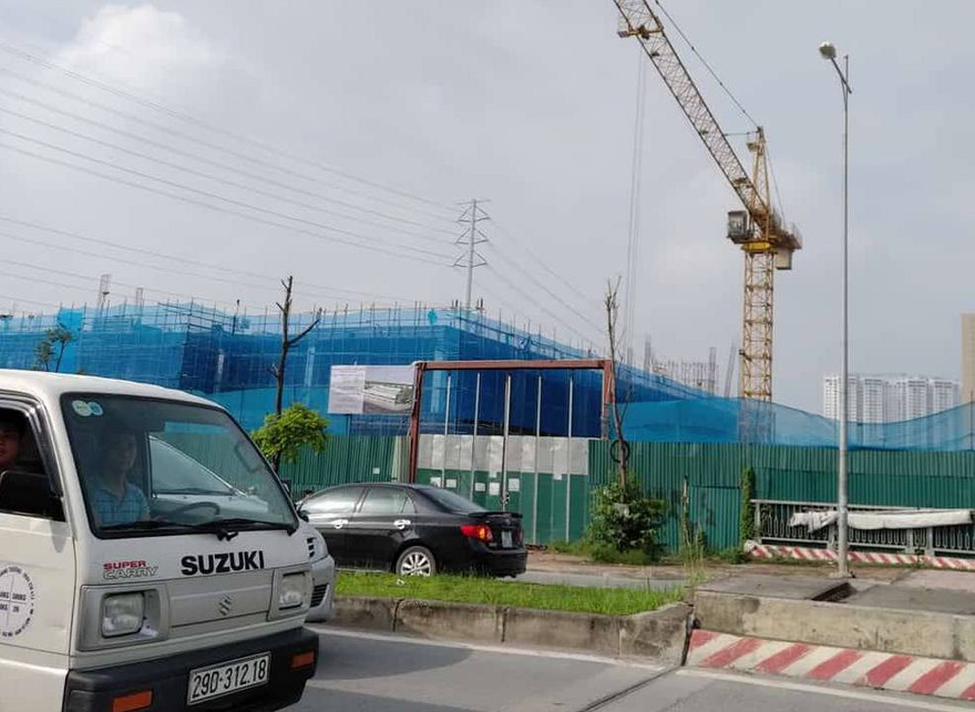 Dự án Cây xanh, bãi đỗ xe Việt - Nhật đã treo biển quy hoạch xây dựng dự án theo quy định. Ảnh: M.Đ