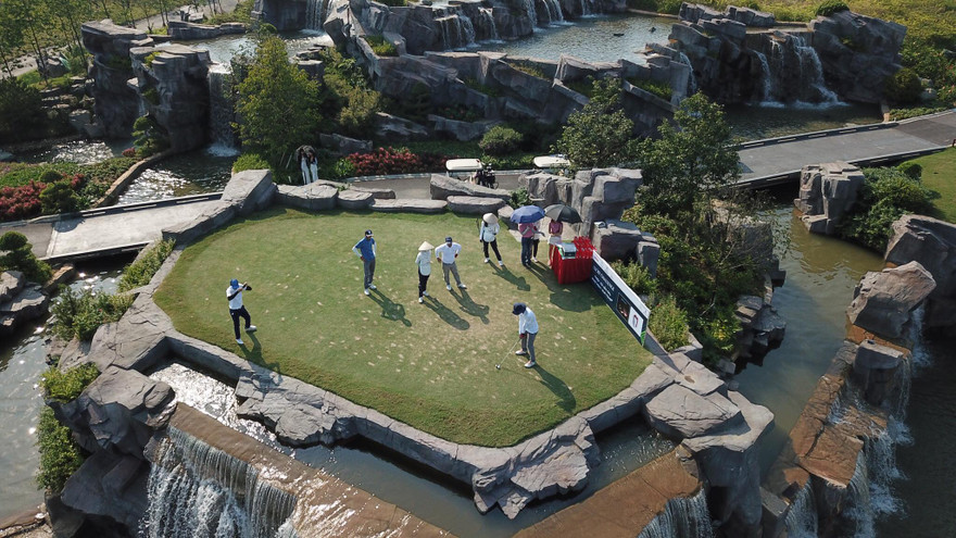Điểm phát bóng hố số 19 tại sân Kings Course. Ảnh: Mạnh Thắng