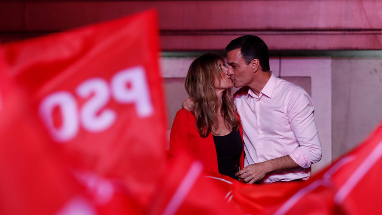 Thủ tướng Pedro Sanchez và phu nhân. Ảnh: Reuters