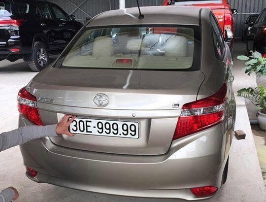Chiếc xe Vios đeo biển siêu đẹp.