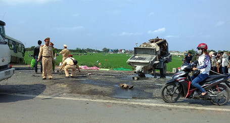 Chiếc moóc bị đứt tại hiện trường