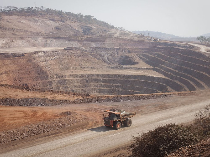 Một khu mỏ ở Congo. Ảnh: Bloomberg