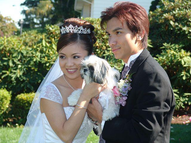 Bức ảnh hiếm hoi của Mạnh Quỳnh và vợ trong ngày cưới. 