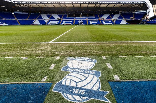 CLB Anh đầu tiên giảm lương cầu thủ vì COVID-19