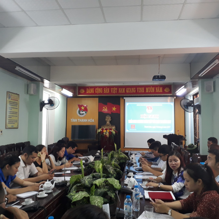 Thảo luận tại hội nghị triển khai kế hoạch Tiếp sức mùa thi sáng 15/6. Ảnh: Hoàng Lam