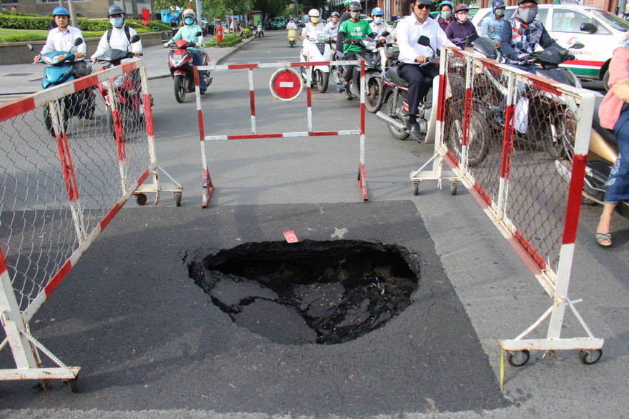Hố tử thần xuất hiện tại Lê Thánh Tôn – Đồng Khởi.