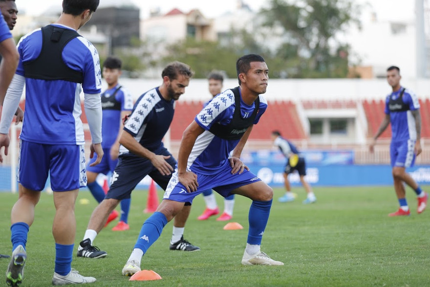 Mục kích Công Phượng và đồng đội rèn quân cho Siêu Cup