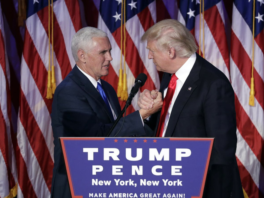 Phó Tổng thống Pence và Tổng thống Trump. Ảnh: AP