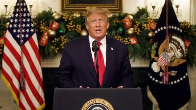 Ông Trump phát biểu từ Nhà Trắng. 