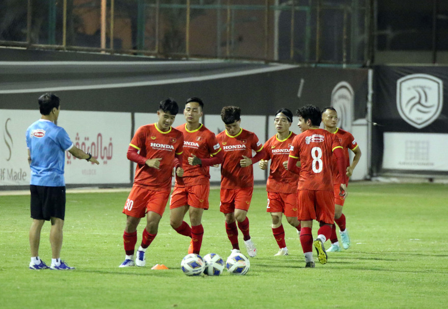 Tuyển thủ Việt Nam vượt qua bài test thể lực và đối kháng, hướng tới đấu Saudi Arabia 