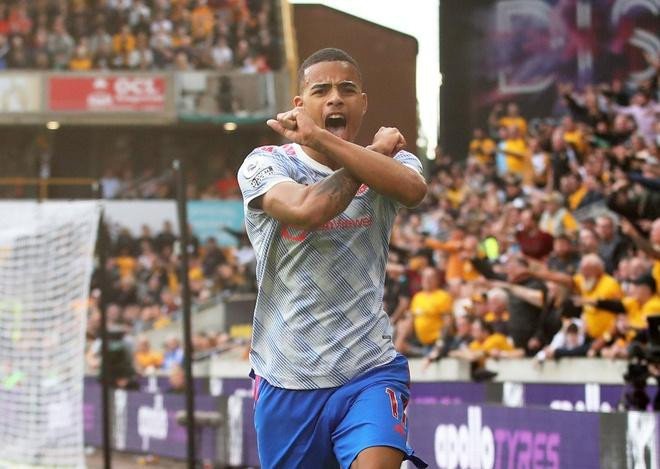 Greenwood ăn mừng bàn thắng vào lưới Wolverhampton