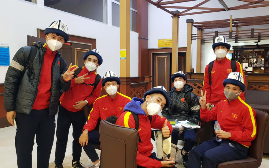 Đội tuyển U23 Việt Nam gặp khó khi lựa chọn sân tập tại Kyrgyzstan 