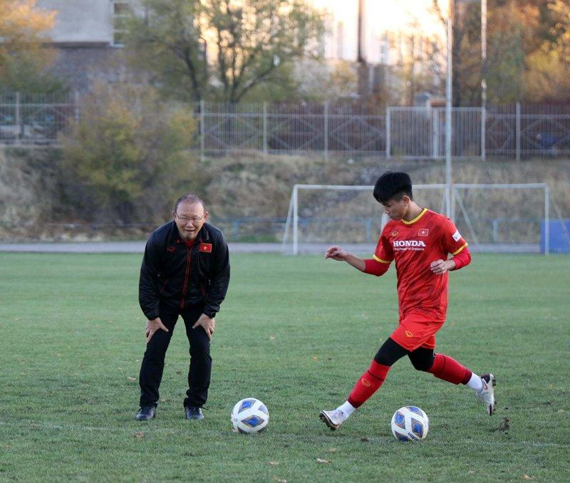 HLV Park Hang-seo thi tài cùng các tuyển thủ U23 Việt Nam và cái kết 