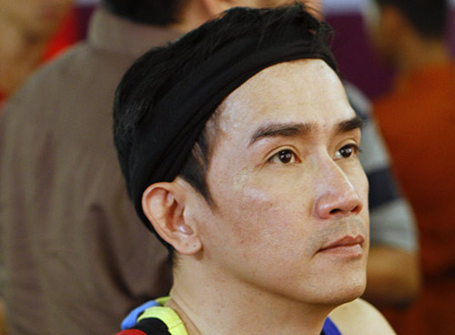 Minh Thuận đang chiến đấu với bệnh ung thư phổi. Anh còn bị tai biến mạch máu não.