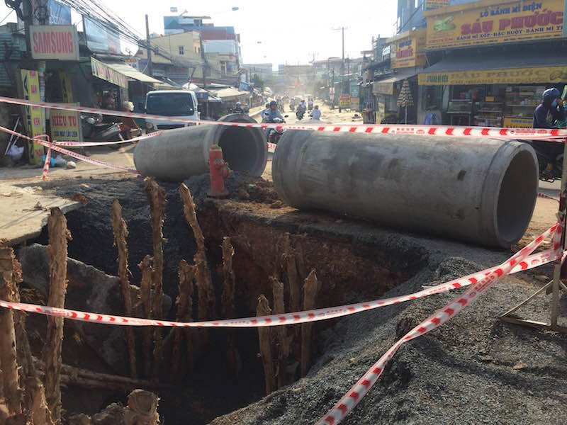 “Hố tử thần” trên đường Bùi Hữu Nghĩa