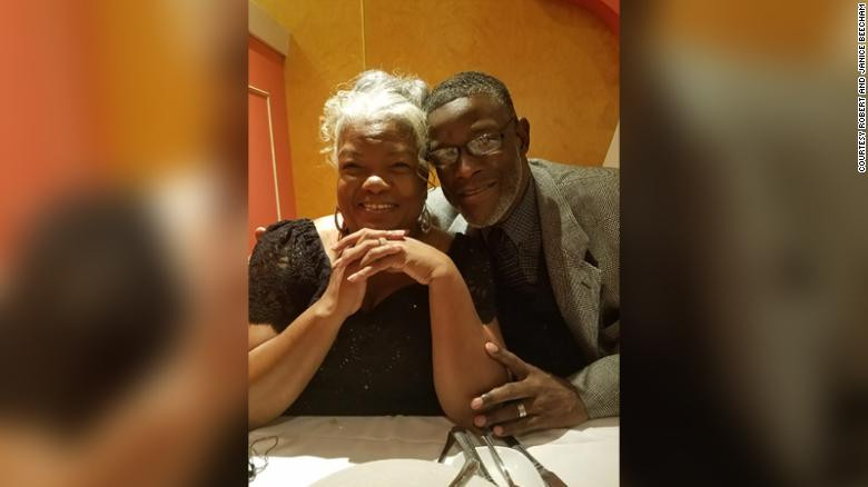 Vợ chồng ông bà Robert Beecham - Janice Beecham. Nguồn: CNN.