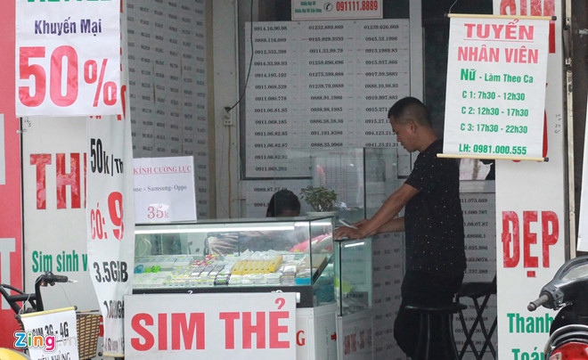 Từ 0h ngày 15/9, 60 triệu SIM 11 số sẽ bước vào quá trình chuyển đổi về dạng 10 số . Ảnh: Ngô Minh.