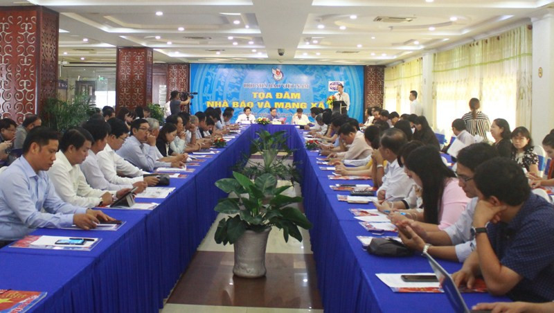 Quang cảnh tọa đàm.