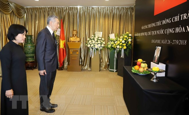 Thủ tướng Singapore Lý Hiển Long viếng Chủ tịch nước Trần Đại Quang. (Ảnh: Xuân Vịnh/TTXVN)