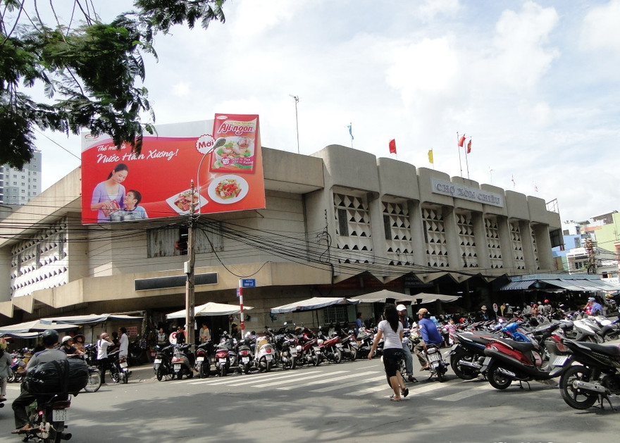 Chợ Xóm chiếu (quận 4)