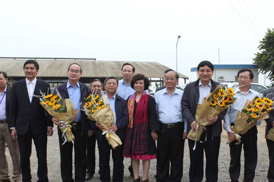 Lãnh đạo tỉnh Nghệ An, Tập đoàn TH chào đón Chủ tịch Uỷ ban trung ương Mặt trận tổ quốc Việt Nam Nguyễn Thiện Nhân tại trang trại TH.