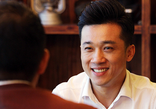 Ca sĩ Quang Hào, người vừa được trao quyết định làm quyền Giám đốc Nhà hát trưng vương Đà Nẵng. Ảnh: Nguyễn Đông.