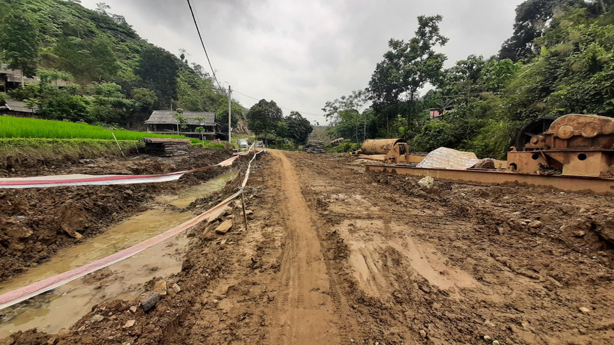 Hiện trường nhà thầu thi công cầu Bao Thổ để xảy nhiều sai phạm. Ảnh: Đ.H