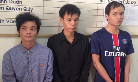 Các đối tượng tại cơ quan công an. Ảnh: Dân Trí.