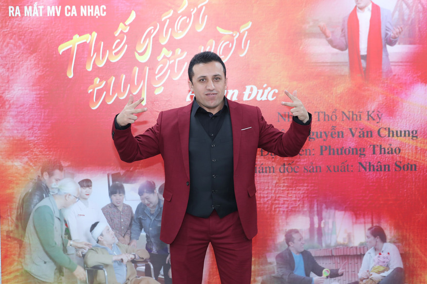 Kỷ niệm về Tết Việt trong MV của ca sĩ Thổ Nhĩ Kỳ 