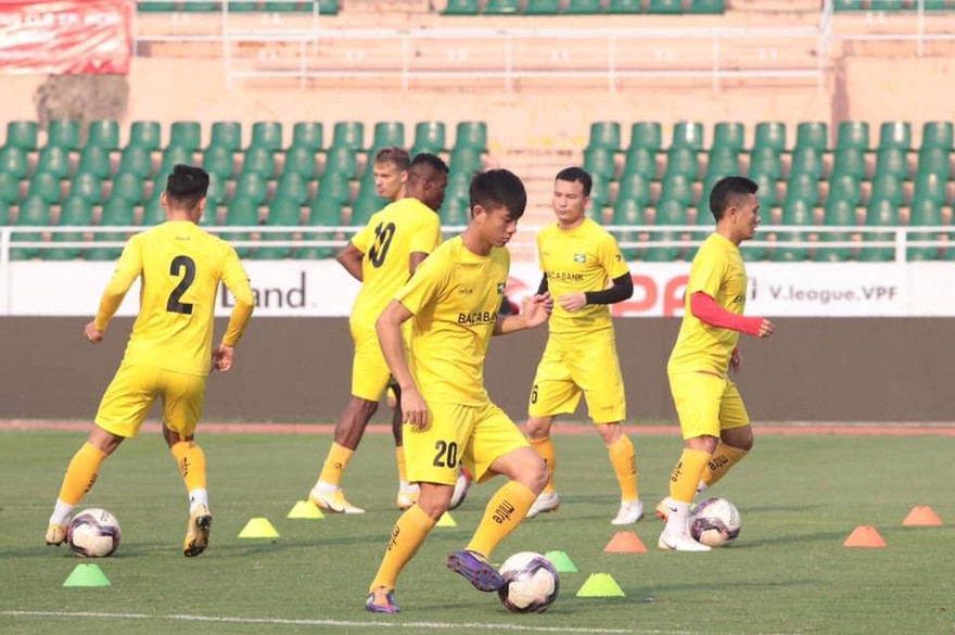 SLNA cách ly tập trung toàn đội vì COVID-19, LS V-League hoãn 7 cặp đấu vòng 13