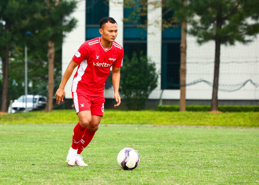 Trọng Hoàng trấn an người hâm mộ về tình hình chấn thương 