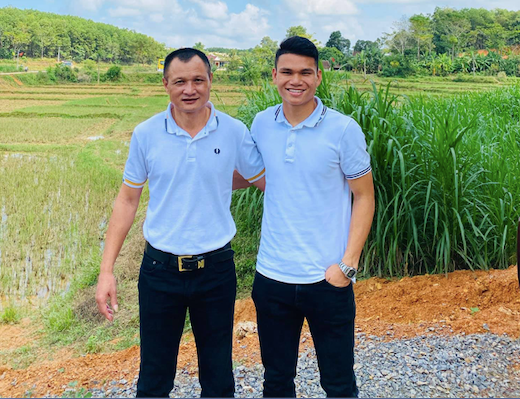 Cầu thủ SLNA viết tâm thư xúc động chia tay HLV Ngô Quang Trường